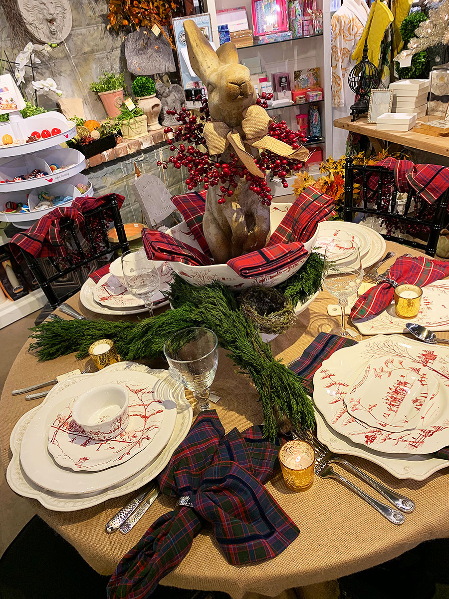 Juliska, Juliska table, Juliska Holiday Table, Table Top, Holiday table, holiday tabletop, holiday table top, christmas table, Christmas table top, Christmas China, Juliska Christmas China, Table Place settings, Christmas Centerpiece, Holiday Centerpiece, Tablescape, Holiday Table Scape